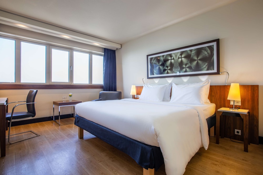 Superior Room, River View thumbnail 5