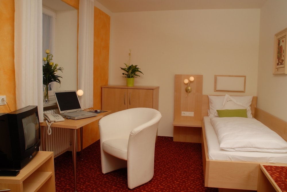 Single Room photo 3