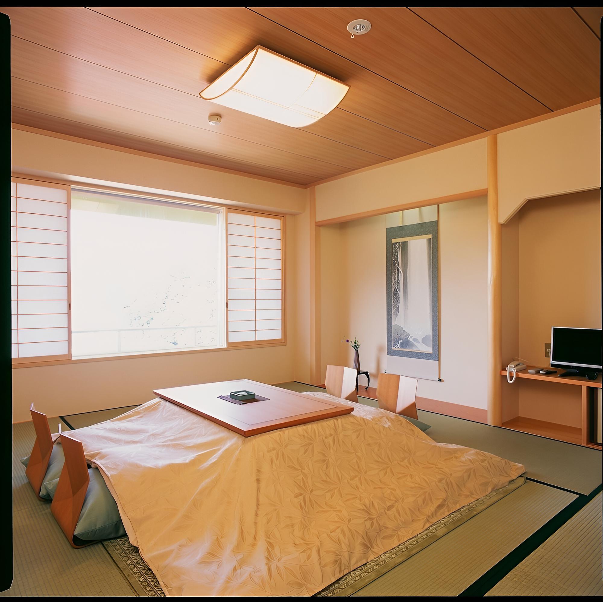 Japanese-style room with Shared Bathroom photo 2