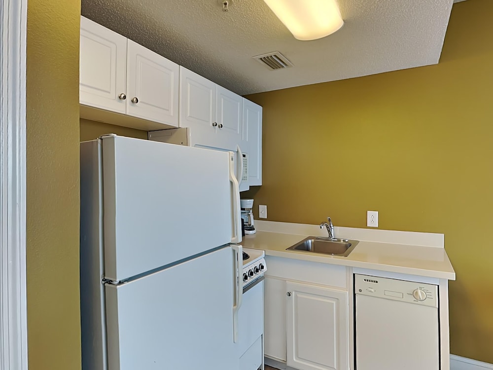 Condo, 1 Queen Bed, Balcony (T1 1509 - No Pets) photo 2