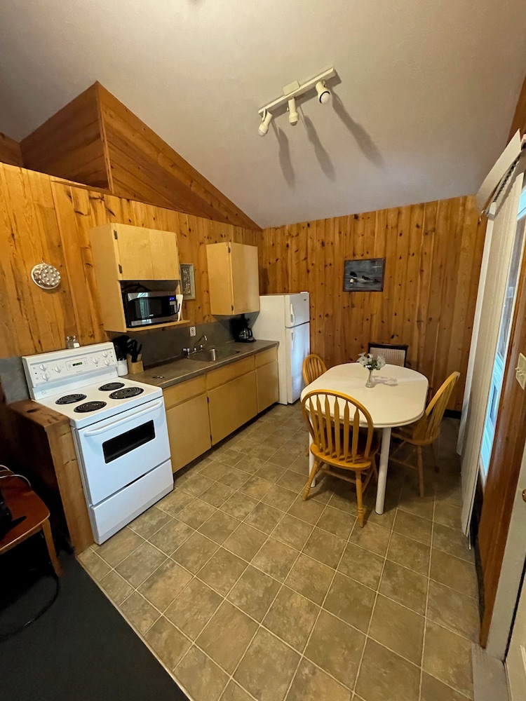 Classic Cabin, 2 Bedrooms, Beach View, Beachfront photo 2