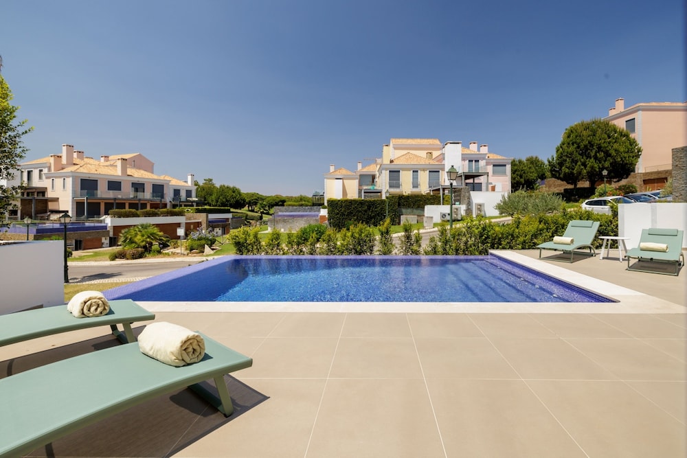 Deluxe Townhome, 2 Bedrooms, Private Pool