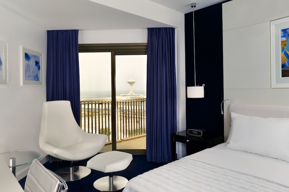 Club Suite, 1 King Bed - Photo 2