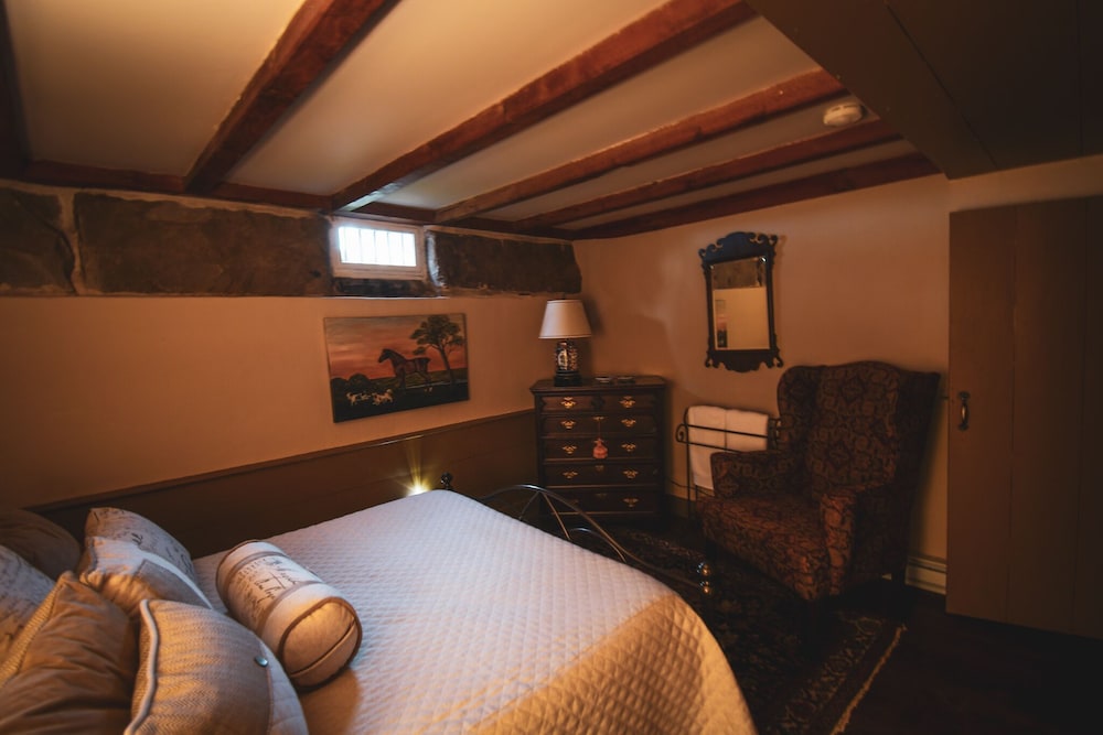 Room, 1 Queen Bed photo 1