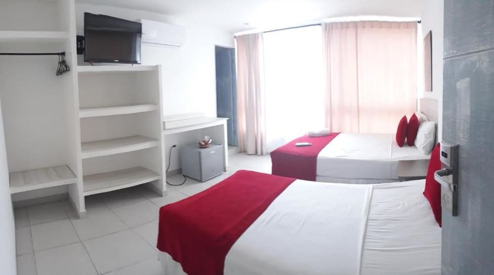 Deluxe Double Room, Multiple Beds photo 3