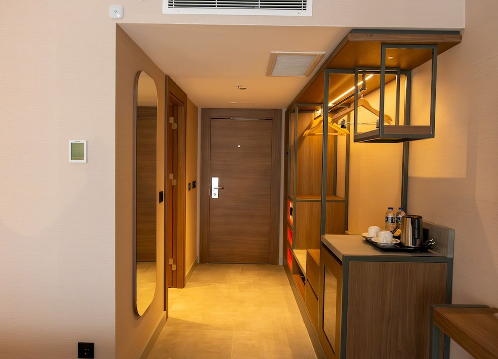 Standard Room, Multiple Beds, Non Smoking (Inside Garden) photo 2
