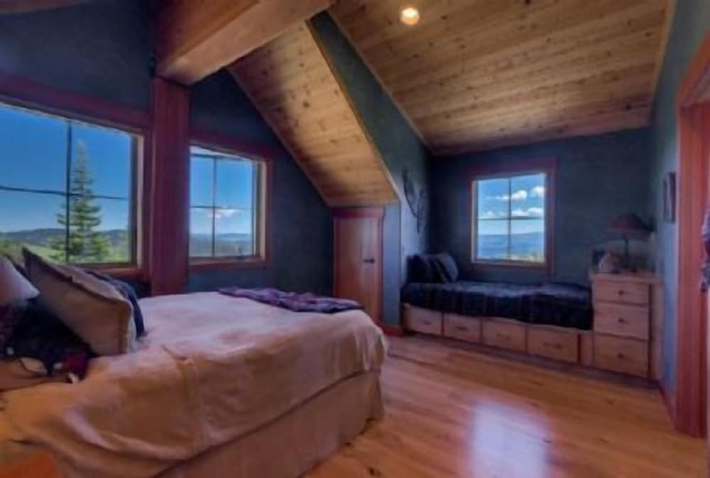 House, 4 Bedrooms photo 3