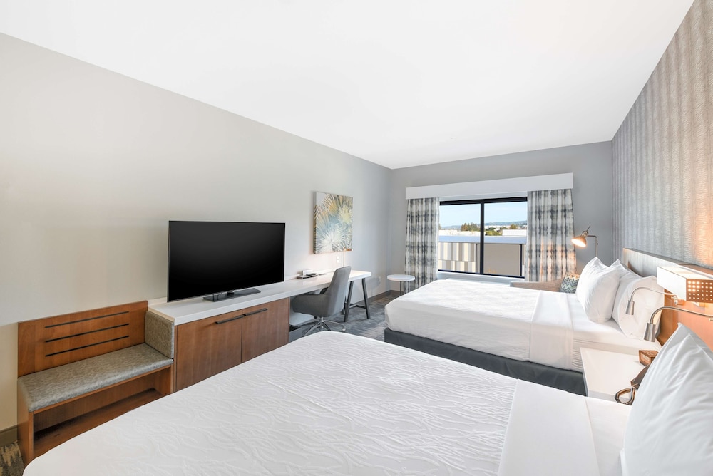 Room, 2 Queen Beds, Accessible, Bathtub - Photo 3
