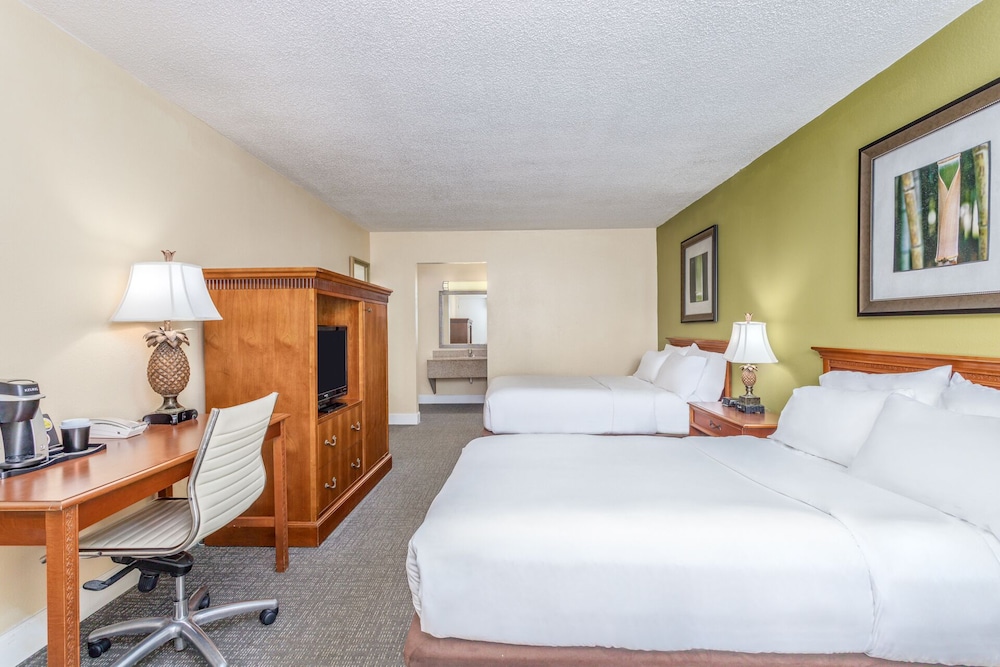 Standard Room, 2 Double Beds, City View