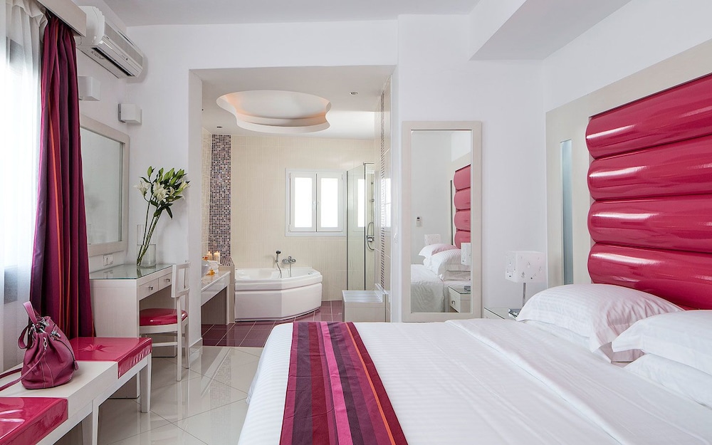 Honeymoon Suite, Jetted Tub, Sea View photo 1