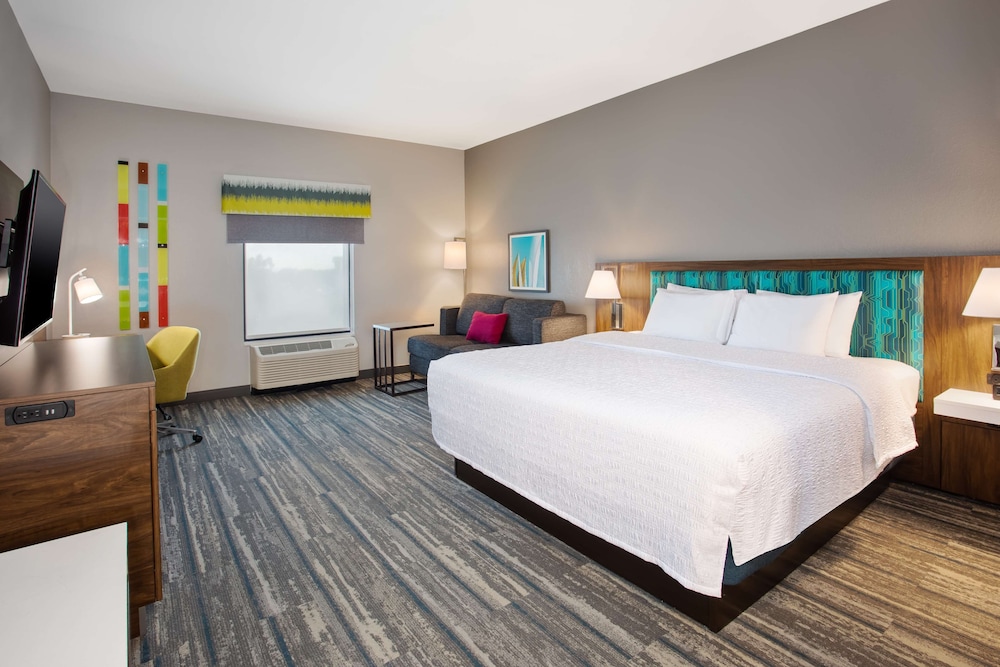 Room, 1 King Bed, Non Smoking - Photo 3