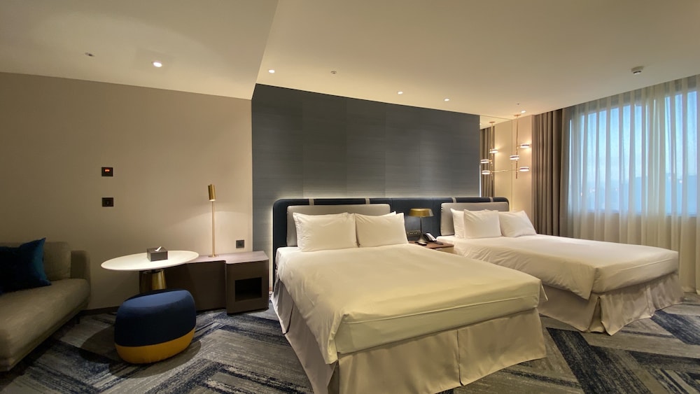 Executive Room(Two Queen Beds)(11F-15F) - Photo 2