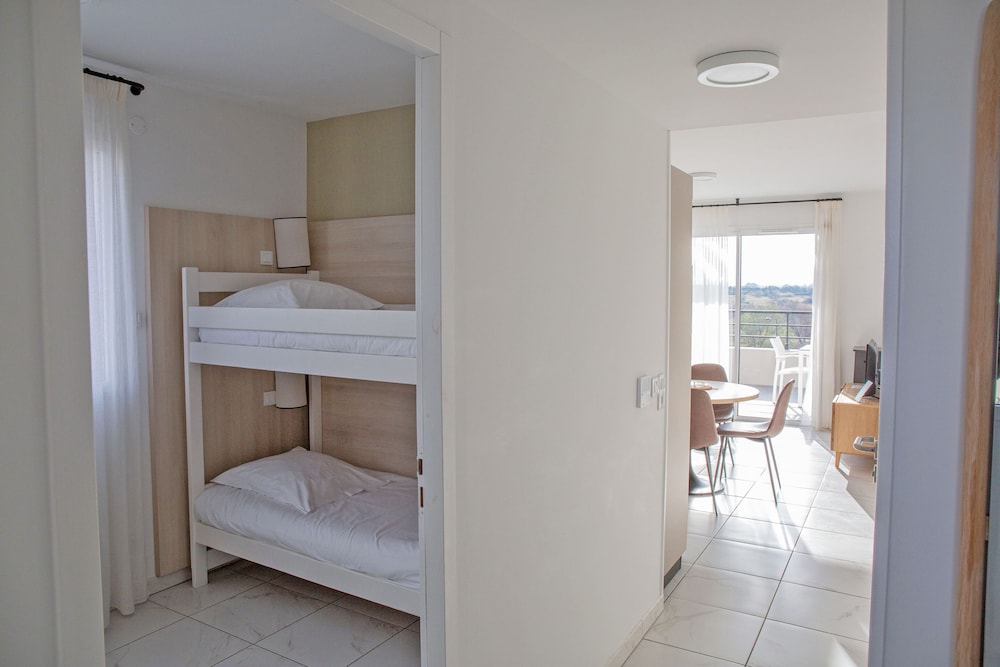 Appartement 4 personnes - 1 chambre + 1 coin nuit - Balcon - Vue Montagne photo 2