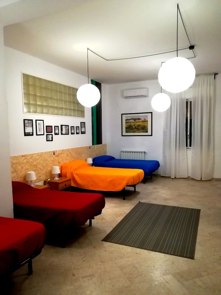 Dormitorio condiviso, dormitorio misto, bagno condiviso (16)