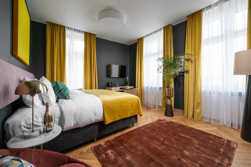 Deluxe Double Room (River View) - Photo 3