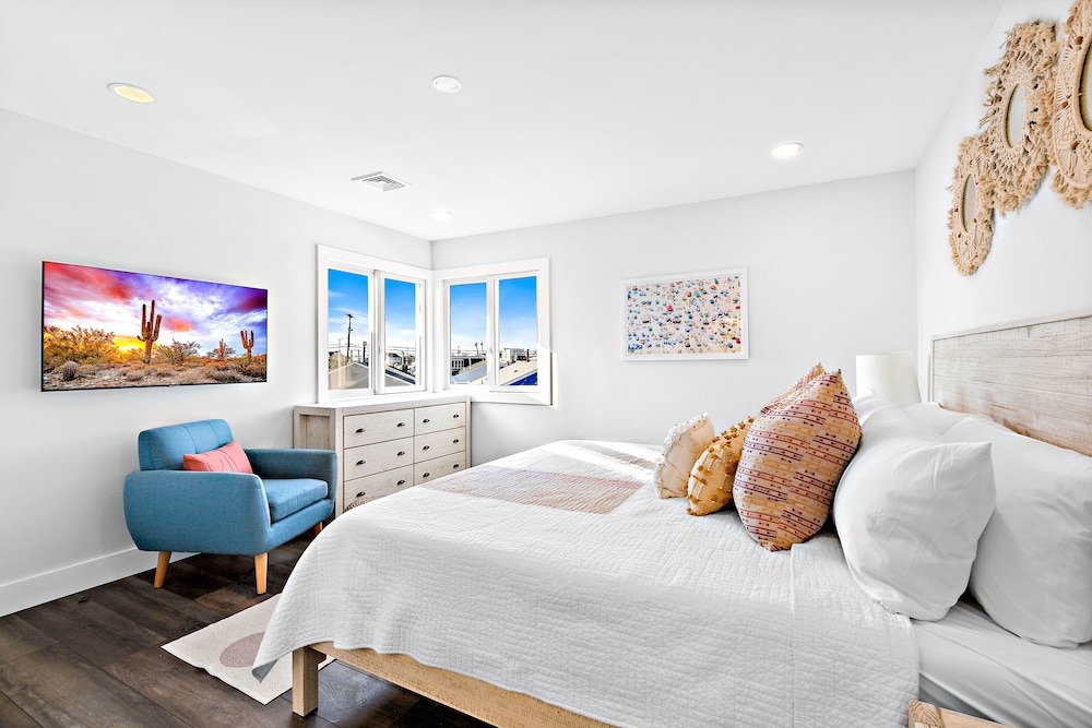 Luxury Penthouse, Balcony, Ocean View photo 3