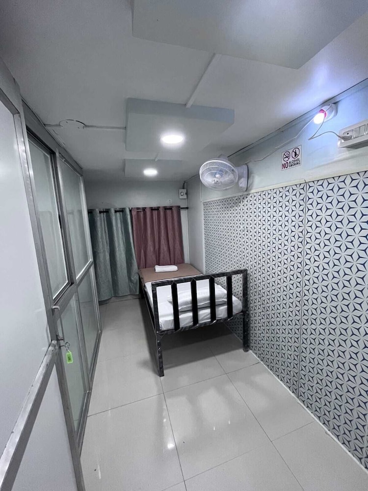 Basic Single Room photo 1