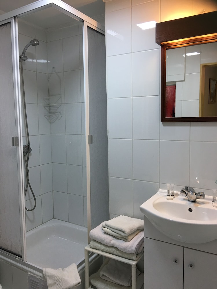 Standard Twin Room photo 2