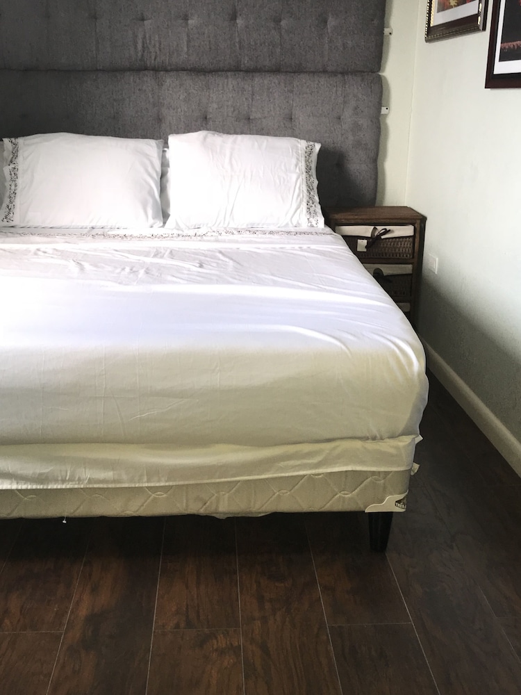 Premium Suite, 2 Bedrooms, 2 Bathrooms, Garden View
