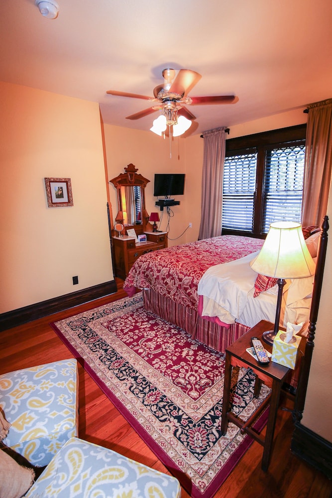 Superior Double Room, Ensuite, Garden View (Sunflower Room) photo 2
