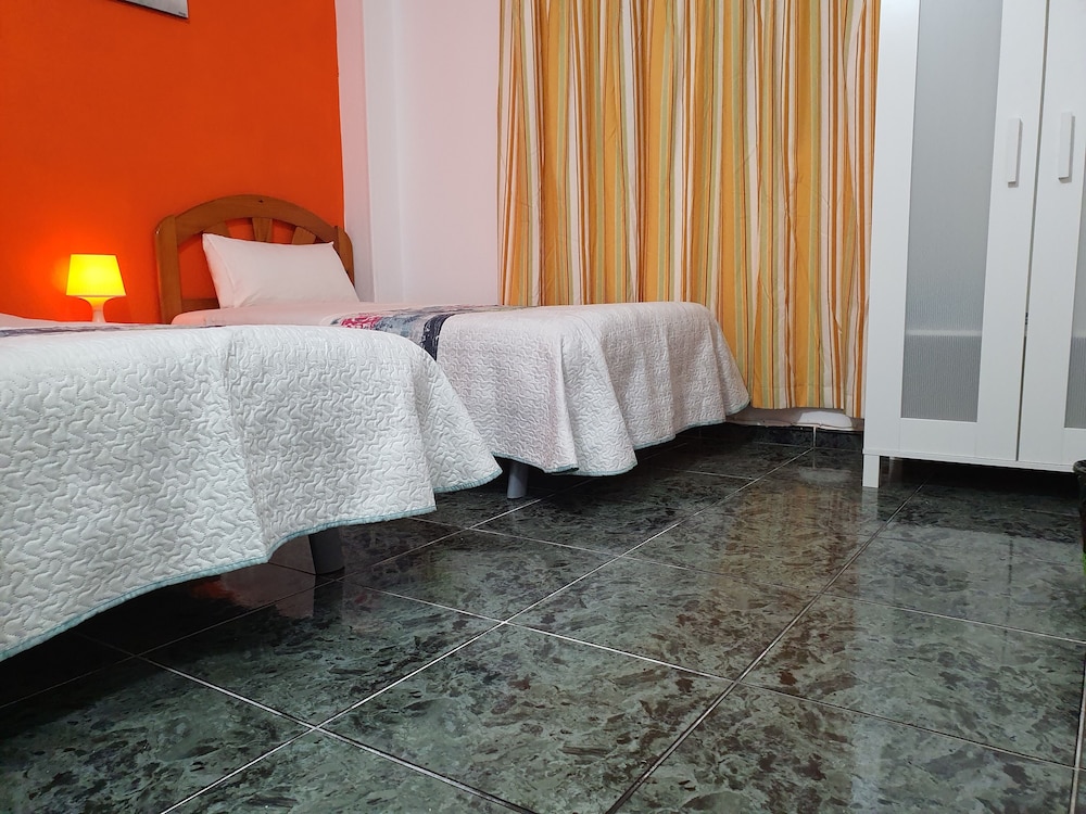 Twin Room, Shared Bathroom photo 3