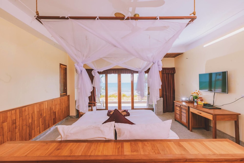 Deluxe Double Room, Ocean View photo 3
