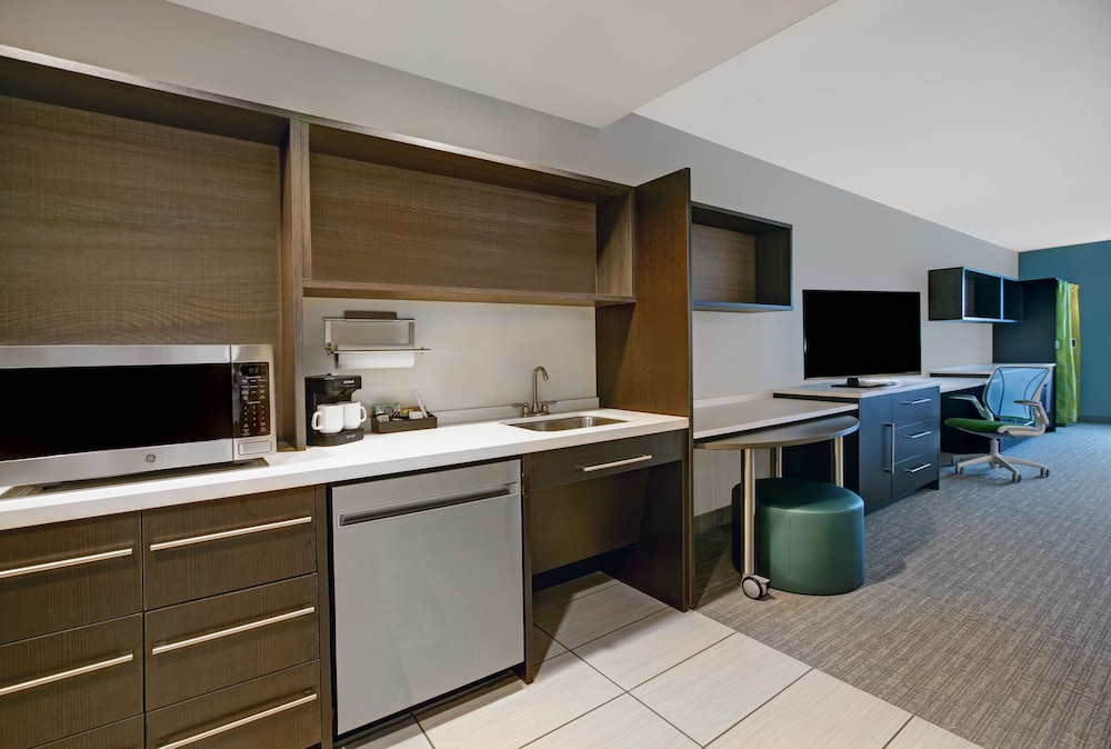 Studio, 2 Queen Beds, Accessible, Bathtub (Mobility & Hearing)
