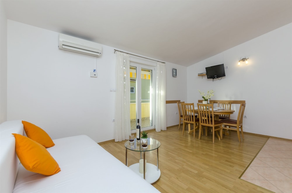 Apartment (A1) photo 3