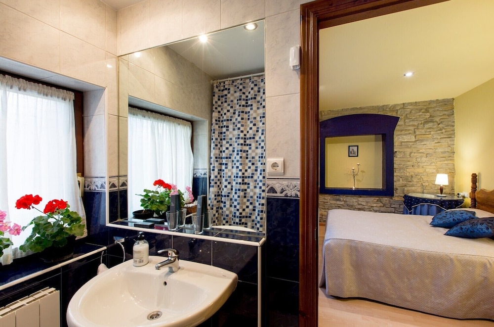 Standard Twin Room photo 3
