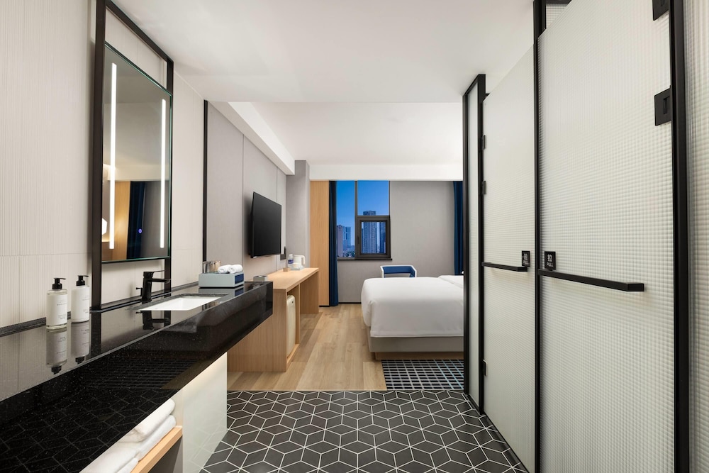 Superior Room, 1 King Bed, Non Smoking