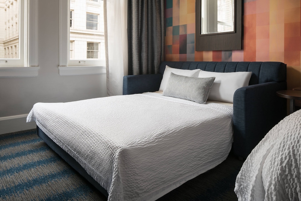 Room, 1 King Bed - Photo 2
