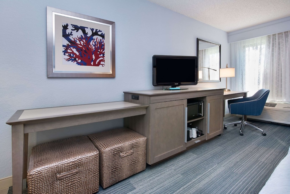 Room, 2 Double Beds, Accessible, Bathtub - Photo 2