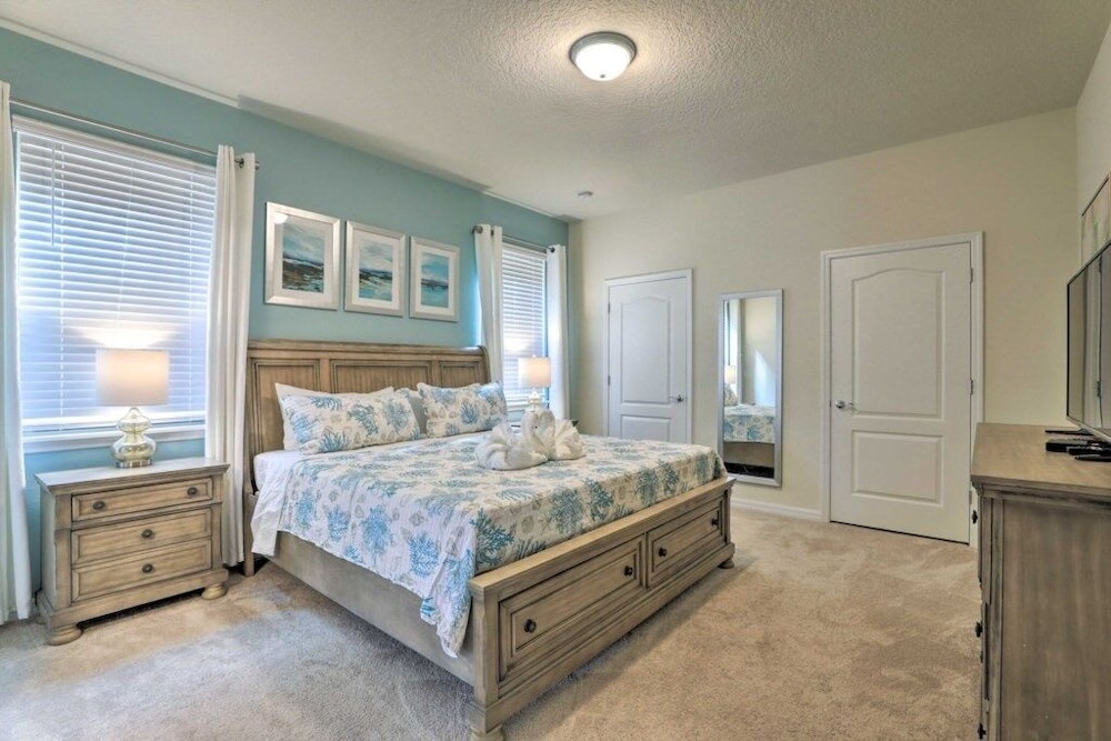House, Multiple Bedrooms