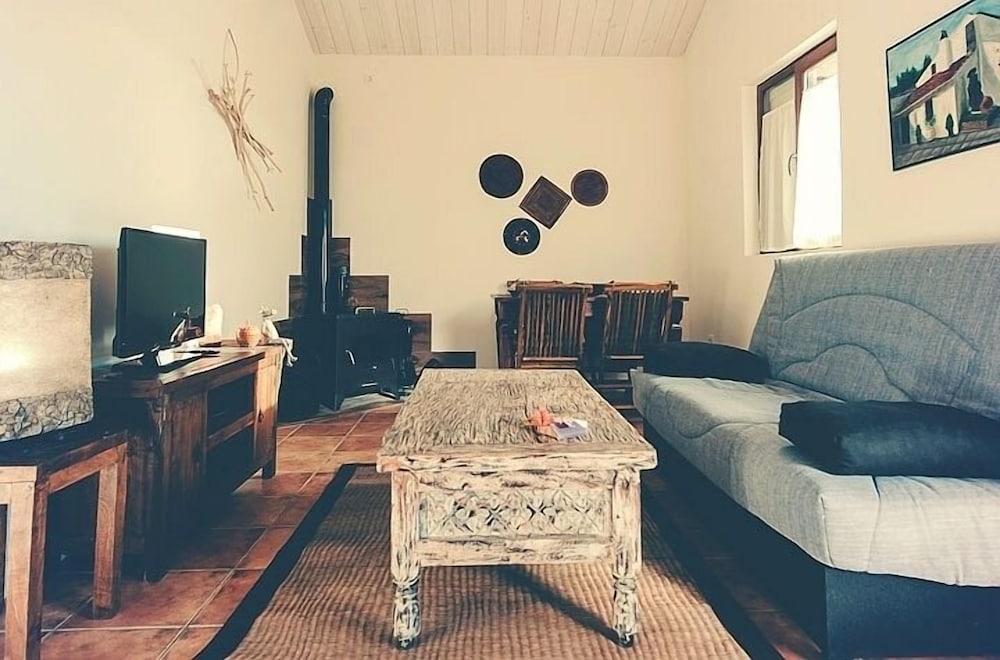 House (White) photo 3