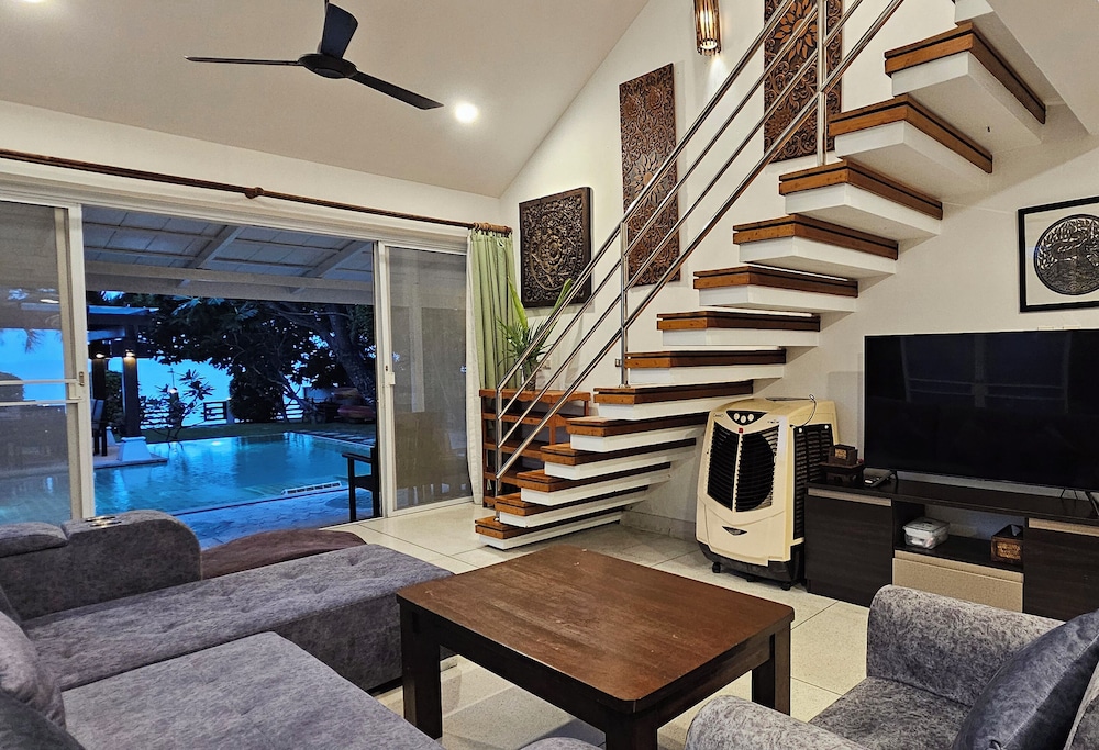 4-Bedroom Villa photo 2