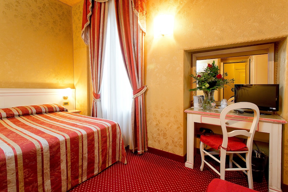 Superior Double or Twin Room photo 2