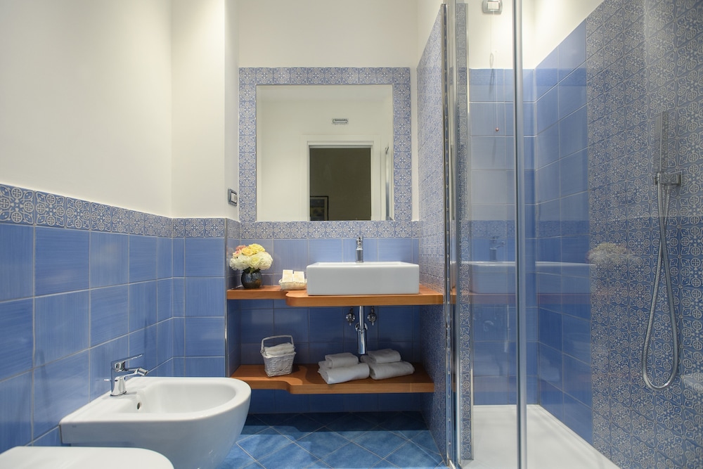 Classic Double Room, 1 Queen Bed, Balcony, Sea View, photo 6