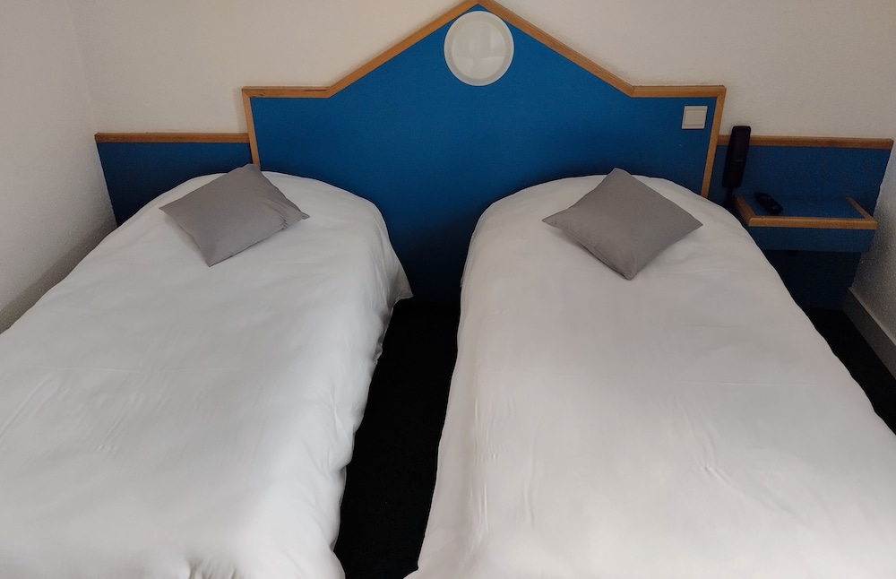 Basic Twin Room