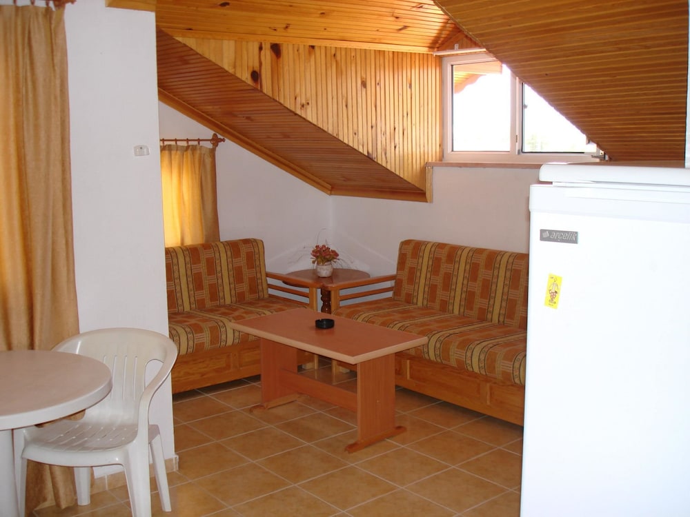 Family Apartment, 2 Bedrooms photo 3