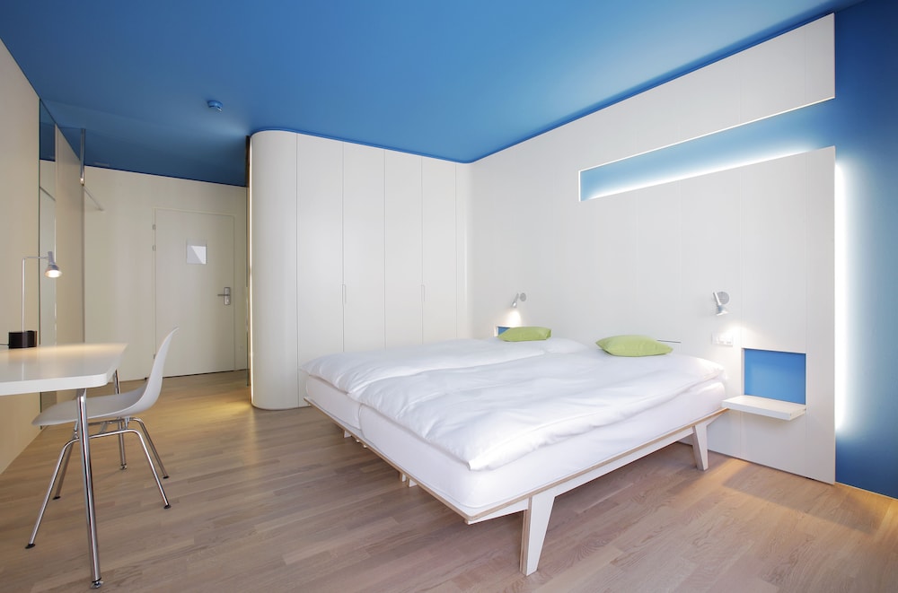 Basic Triple Room, 1 Double Bed With Sofa Bed photo 2