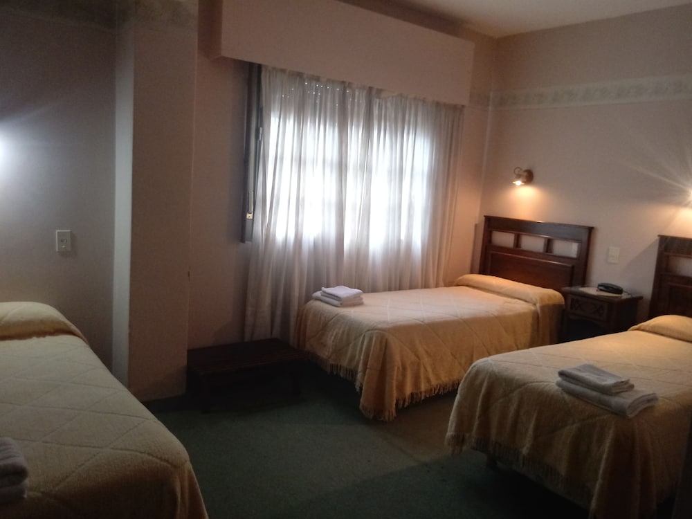 Classic Triple Room, 3 Twin Beds photo 1