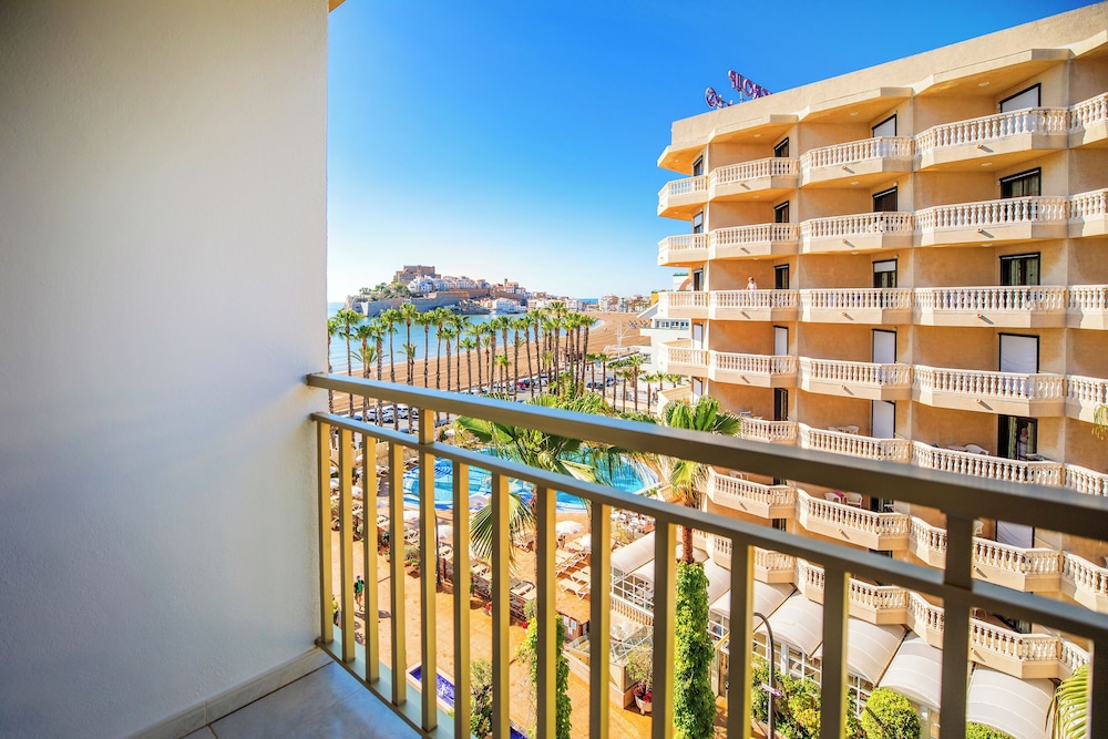 Double Room Single Use, Partial Sea View