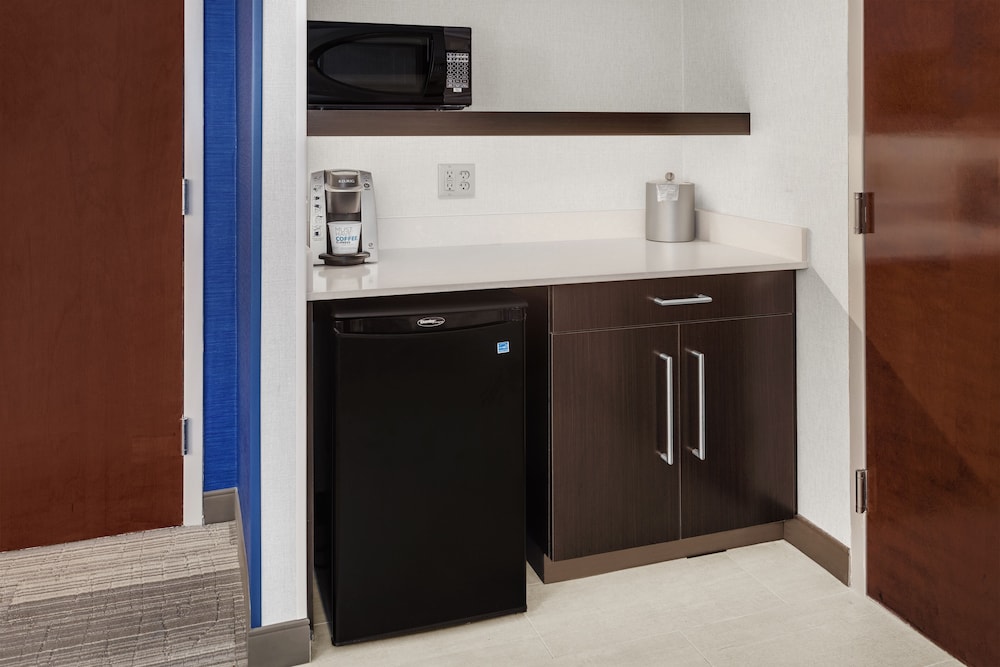 Suite, Multiple Beds - Photo 3