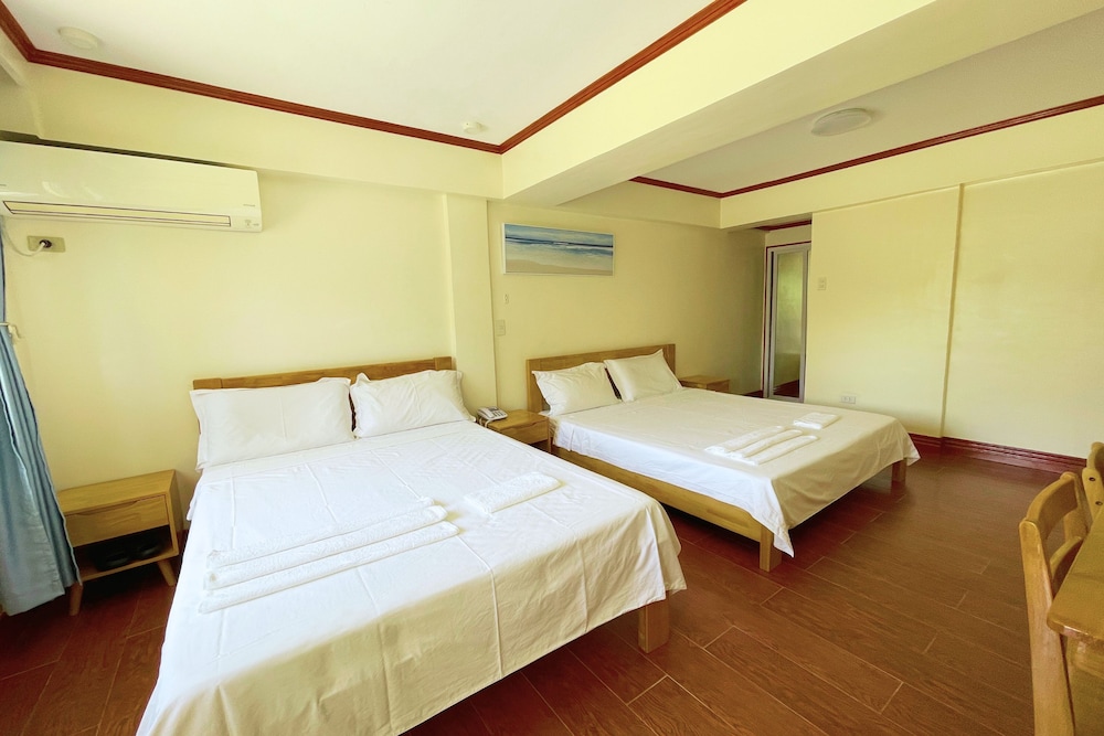Deluxe Quadruple Room