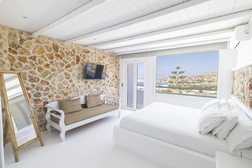 Executive Suite - Photo 6