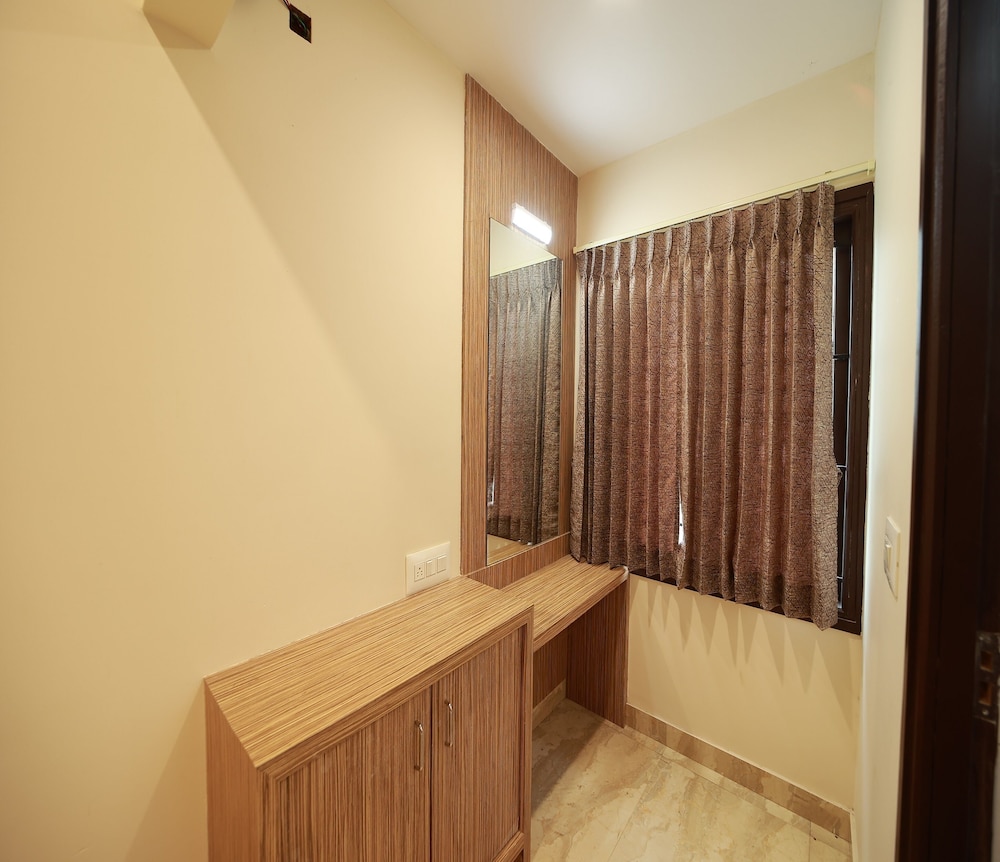 Deluxe Room - Photo 6