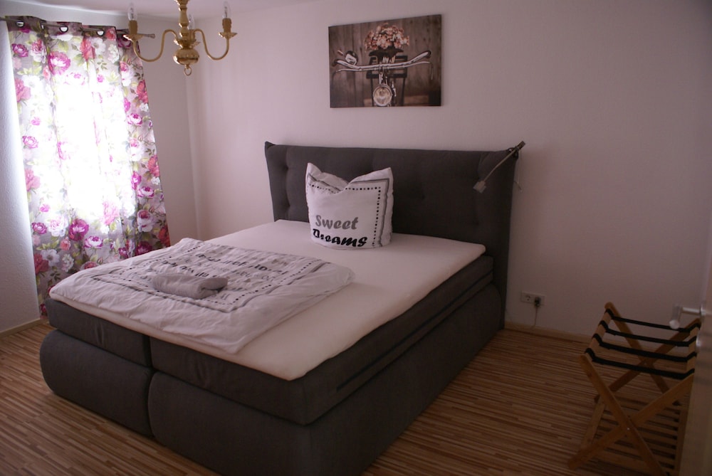 Comfort Apartment, 2 Bedrooms, Balcony photo 2