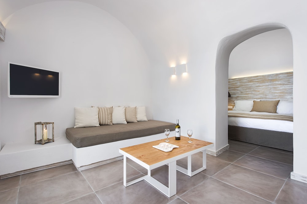 Deluxe Suite - Photo 16