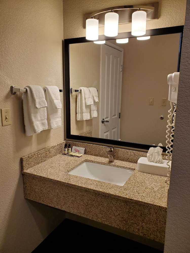 Suite, Queen Bed with Sofa Bed, Non Smoking - Photo 7