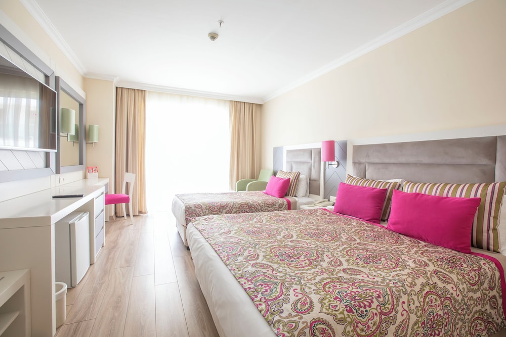 Standard Room With Non Alcoholic Drinks